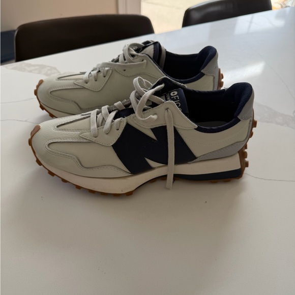 New Balance Unisex x Figs 327 Milan Grey sneakers size 8 - Picture 3 of 9